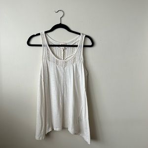 like new- crochet tank - S